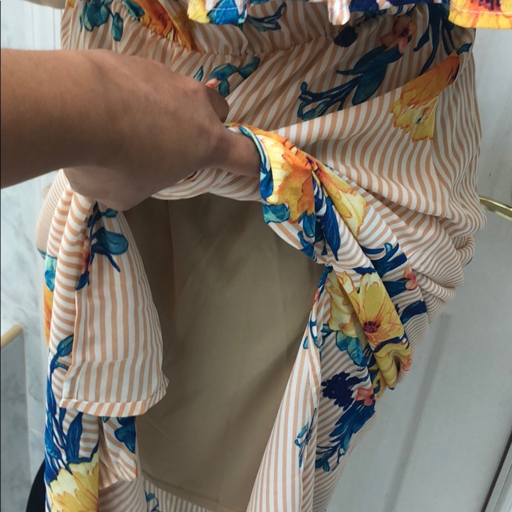 FLORAL OFF SHOULDER MAXI DRESS - Picture 7 of 8